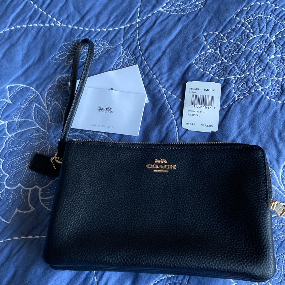 Like new coach double zip wallet